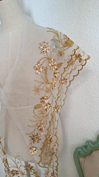 Conjunto Fallera Años 50 Beige y Dorado