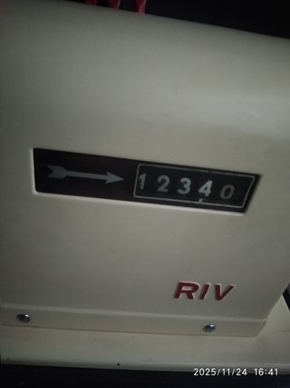 Antigua caja registradora RIV
