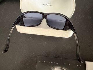Gafas Oakley 9092-01 Polished Black/Grey