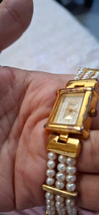Relógio Dourado Pérolas