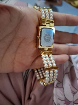 Relógio Dourado Pérolas