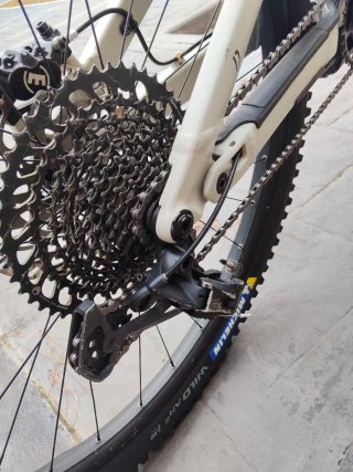 Bicicleta Eléctrica Radón Deft