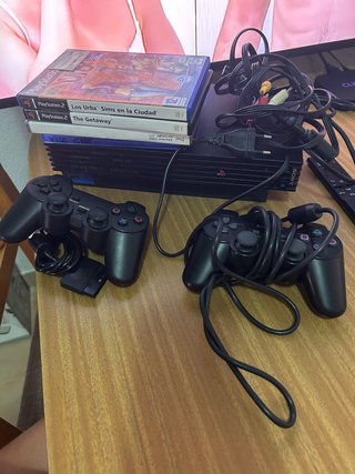 Consola PlayStation 2 + 2 Mandos + Juegos