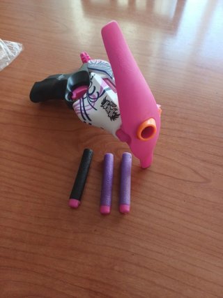 Pistola Nerf Rebelle con accesorios