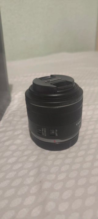 Objetivo Canon RF 35mm f1.8 Macro IS STM