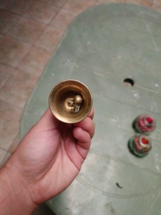 Campanita decorativa de metal