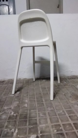 Silla elevada infantil blanca