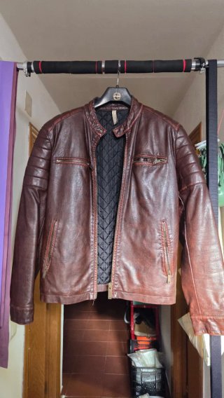 Chaquetas estilo cuero.
