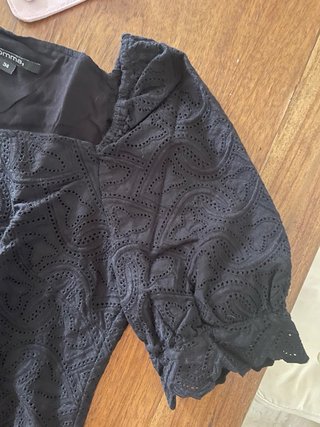 Blusa negra manga abullonada talla 34