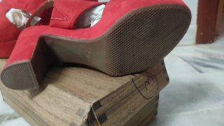 Zapatos de tacón con plataforma rojos