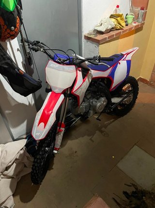 Moto RXF 190cc Enduro/Motocross 5 horas de uso