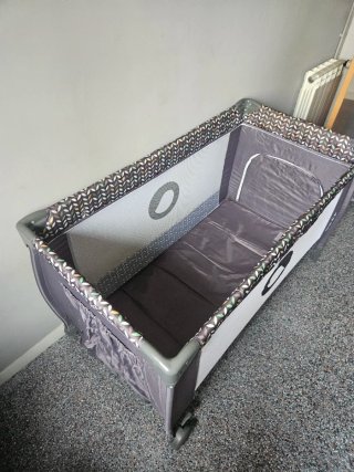 Cuna de Viaje Bebé 0-36 Meses + colchón 120x60x12