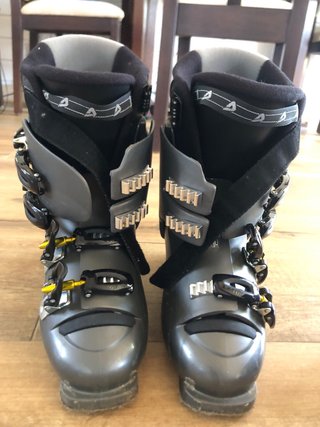 Esquís Rossignol con bastones y botas
