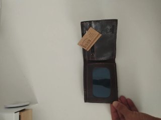 Billetera de piel con detalles