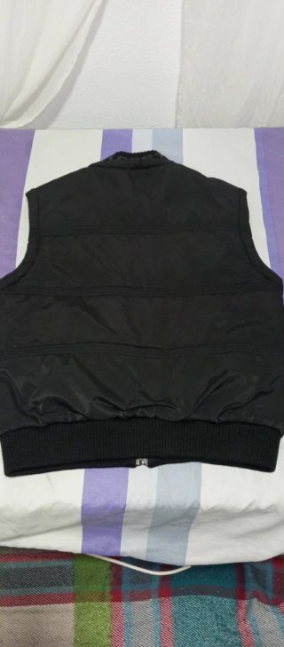 Chaqueta Lacoste con capucha y mangas