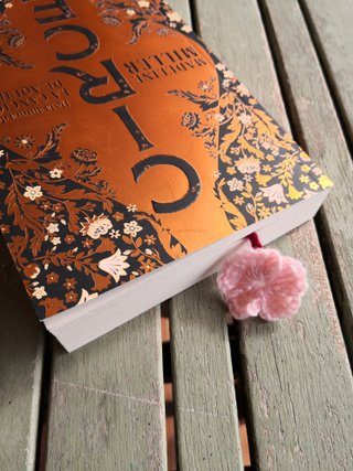 Funda libro crochet burdeos