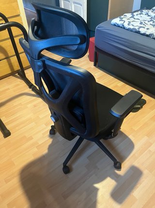 Silla de oficina ergonómica negra