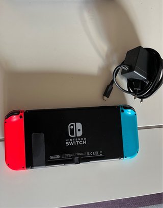 Nintendo Switch Rojo y Azul + Accesorios