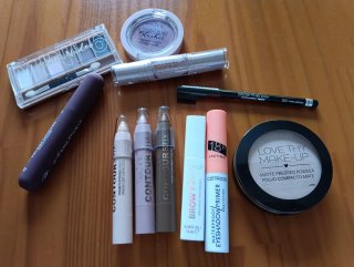 Lote Maquillaje Catrice y Technic