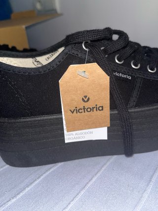 Zapatos Victoria plataforma negros talla 39