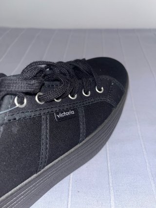 Zapatos Victoria plataforma negros talla 39