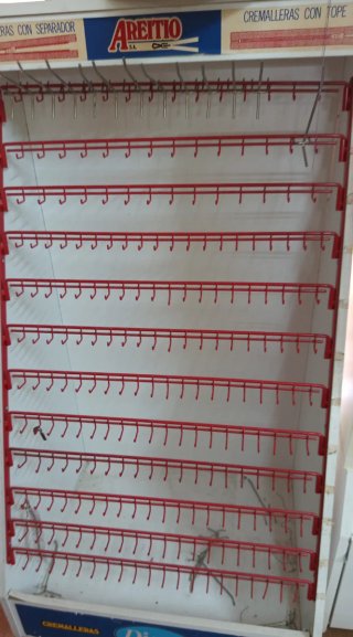 Expositor Cremalleras AREITIO Metal Rojo