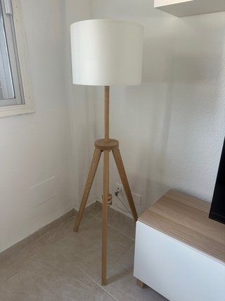 Lámpara de pie Ikea madera y tela