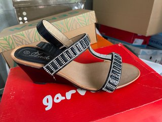 Sandalias Laik Tacon Brillantes Talla 39
