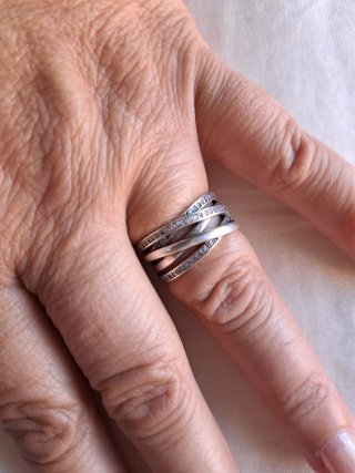 Anillo estilo  Pandora entrelazado con circonitas