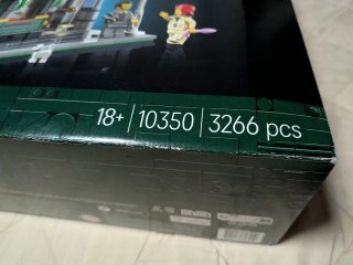 LEGO 10350 Tudor Corner Modular