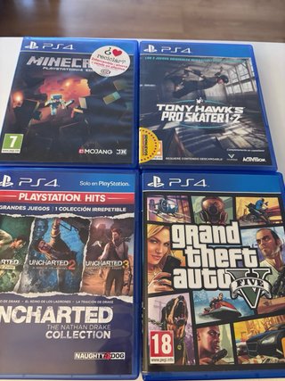 PS4 con 2 mandos y 4 juegos