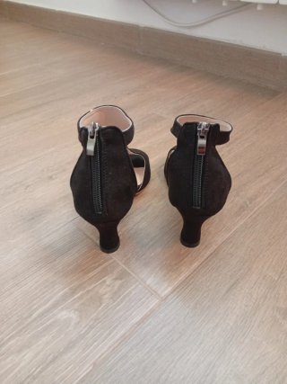 Zapatos de tacón negros talla 35