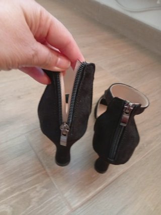 Zapatos de tacón negros talla 35