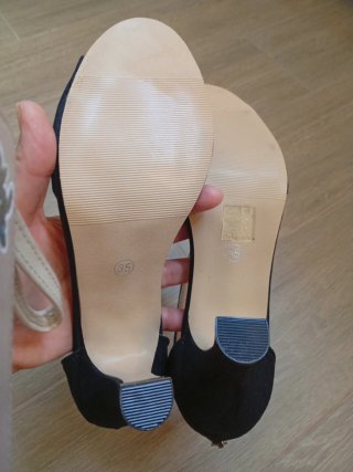 Zapatos de tacón negros talla 35