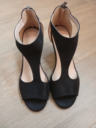 Zapatos de tacón negros talla 35