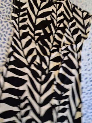 Vestido estampado hojas talla M