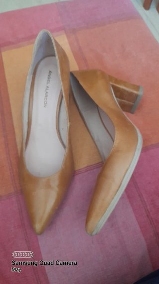 Zapatos de tacón marrones Angel Alarcón