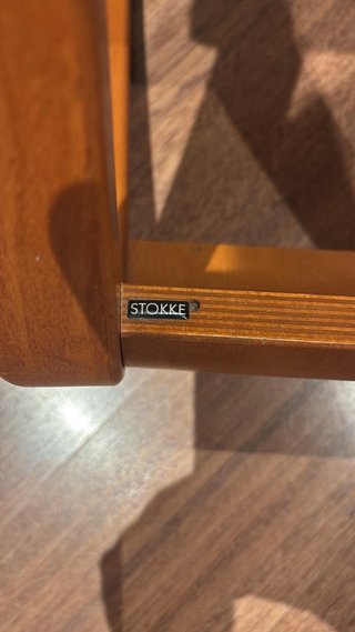 Silla Stokke ergonómica madera cuero vintage