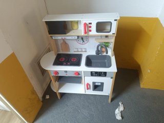 Cocinita de madera para niños