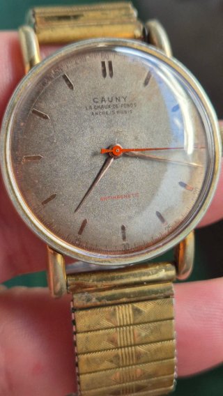 Reloj CAUNY