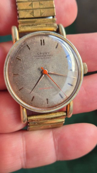 Reloj CAUNY