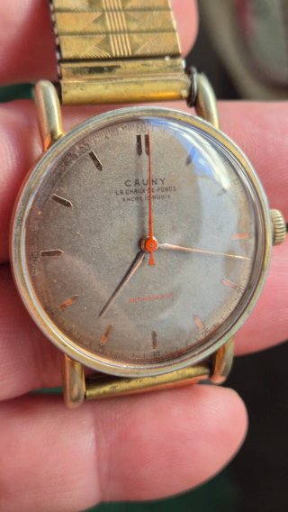 Reloj CAUNY