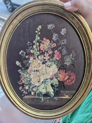 Cuadro ovalado con flores