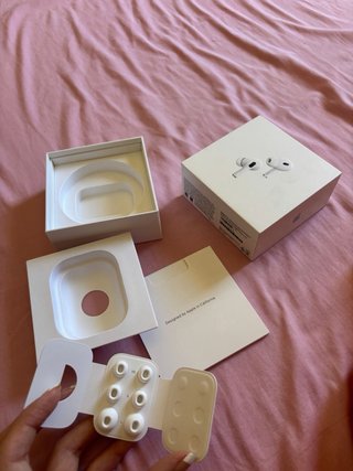 Caja AirPods Pro 2ª Gen con todos los accesorios