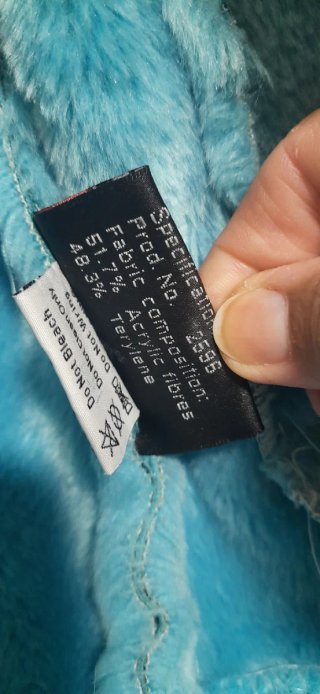 Chaquetón azul con pelo sintético