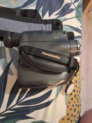 Videocámara Panasonic VHS-C NV-S1 Negra