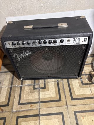Amplificador Fender 700 Roc-Pro Negro