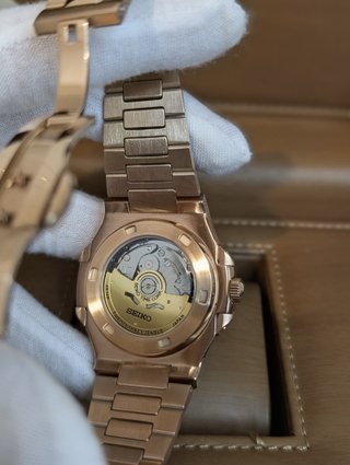 Reloj Seiko Mod Nautilus Marrón Chocolate y Dorado