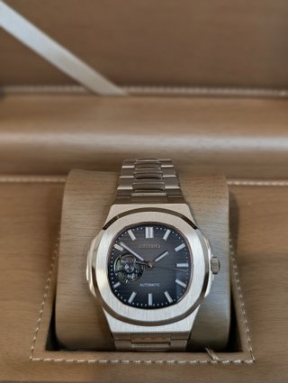 Reloj Seiko Mod Nautilus Marrón Chocolate y Dorado