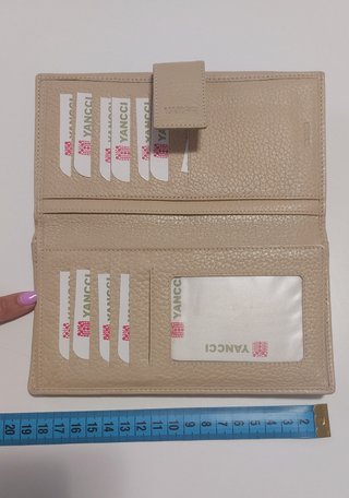 Cartera mujer piel Yancci beige tachuelas